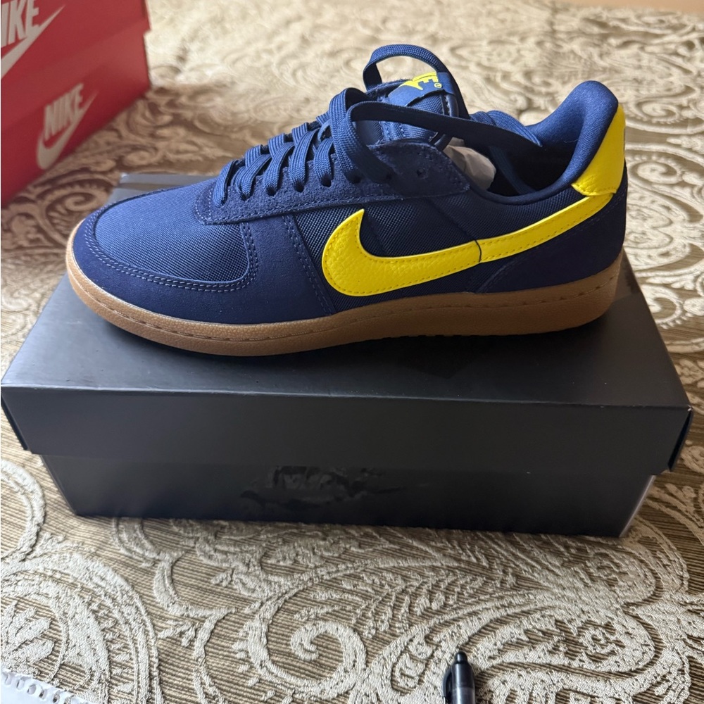 Nike Dark Blue and Yellow Sneakers